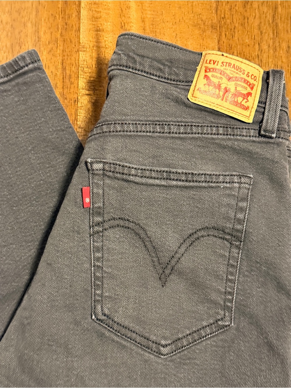 Levi’s Ribcage Straight Ankle Jeans Sz 32